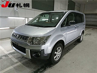 MITSUBISHI DELICA D5 2010