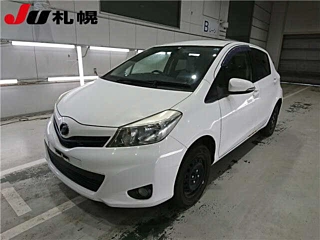 TOYOTA VITZ 2013