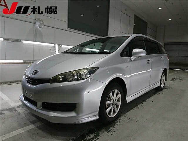 TOYOTA WISH 2010