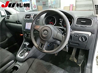 VOLKSWAGEN GOLF 2010