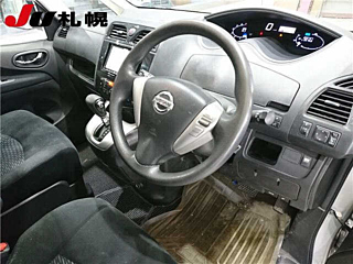 NISSAN SERENA 2013