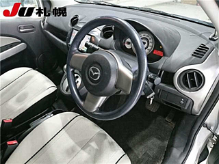 MAZDA DEMIO 2010