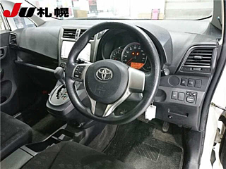 TOYOTA RACTIS 2012