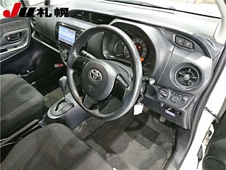 TOYOTA VITZ 2018