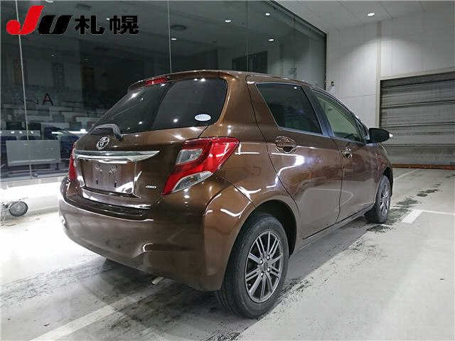 TOYOTA VITZ 2014