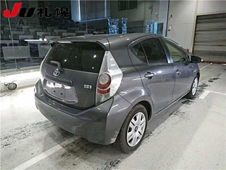 TOYOTA AQUA 2012