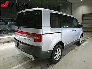 MITSUBISHI DELICA D5 2010