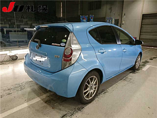 TOYOTA AQUA 2013