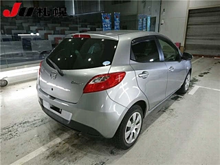 MAZDA DEMIO 2010