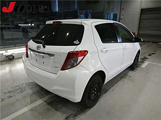 TOYOTA VITZ 2013