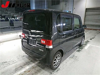 DAIHATSU TANTO 2011
