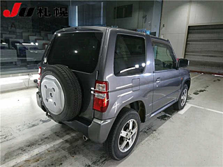 NISSAN KIX 2009