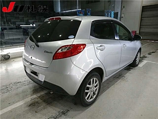 MAZDA DEMIO 2010
