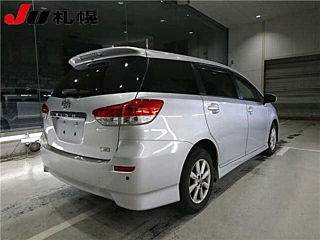 TOYOTA WISH 2010