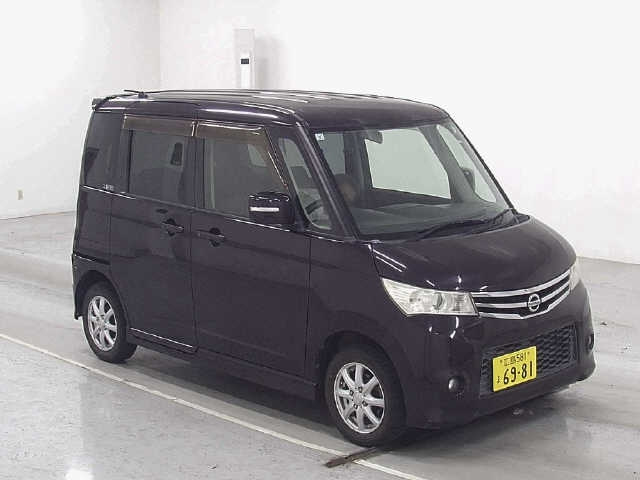 NISSAN ROOX 2011