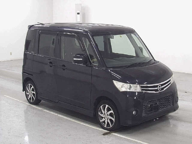 NISSAN ROOX 2011