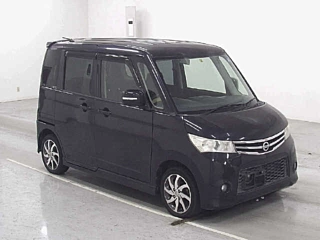 NISSAN ROOX 2011