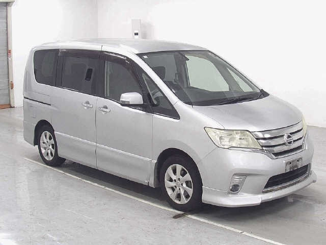 NISSAN SERENA 2011