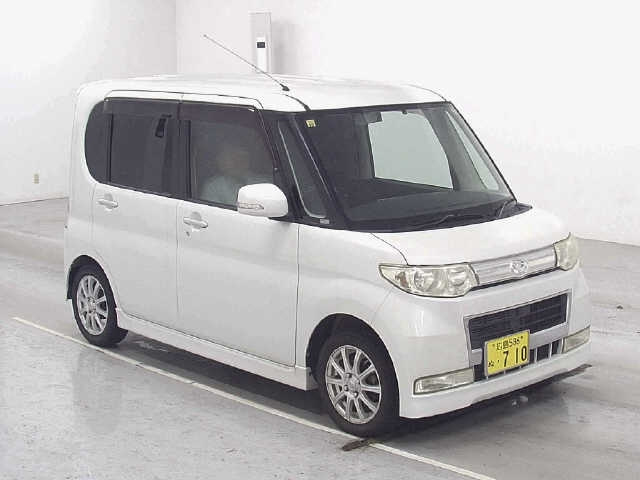 DAIHATSU TANTO 2008