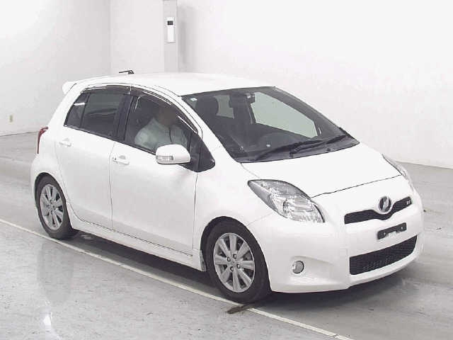 TOYOTA VITZ 2009