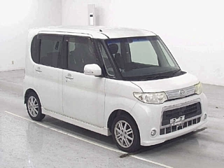 DAIHATSU TANTO 2011