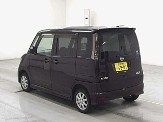 NISSAN ROOX 2011
