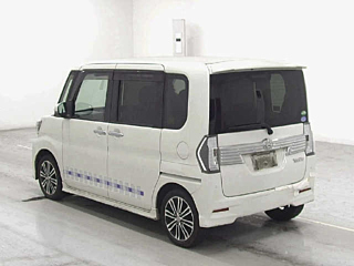 DAIHATSU TANTO 2018