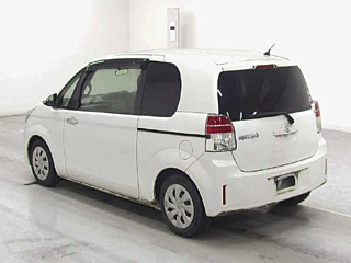 TOYOTA SPADE 2013