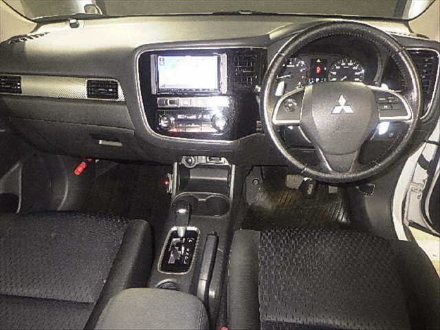 MITSUBISHI OUTLANDER 2012