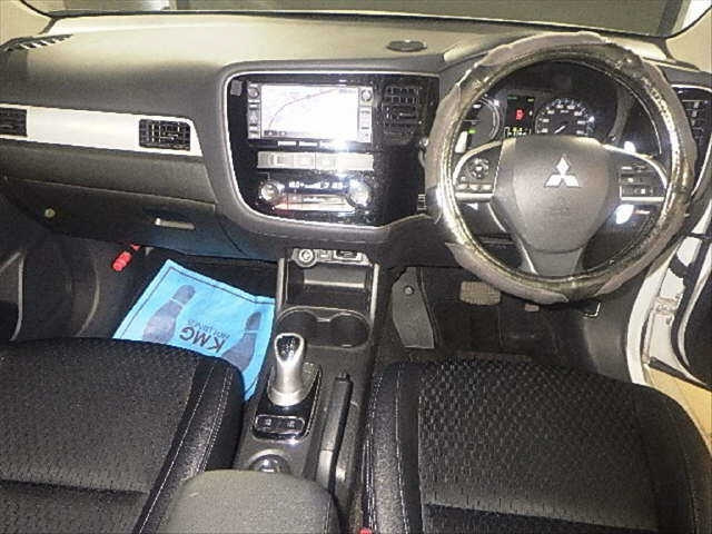 MITSUBISHI OUTLANDER PHEV 2013