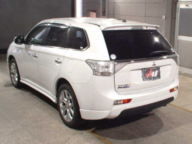 MITSUBISHI OUTLANDER PHEV 2013