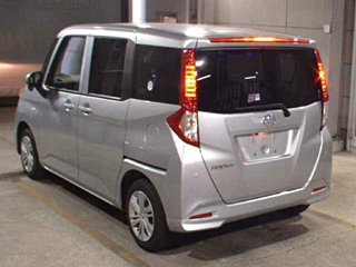 TOYOTA ROOMY 2022