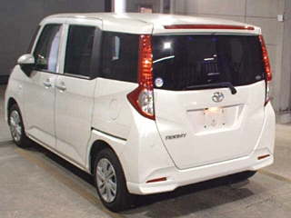 TOYOTA ROOMY 2022