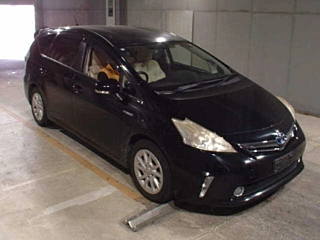 TOYOTA PRIUS ALPHA 2012