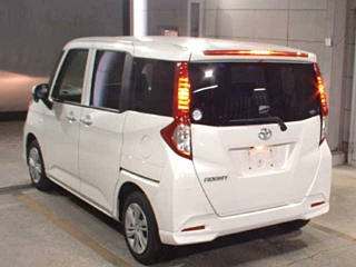 TOYOTA ROOMY 2022