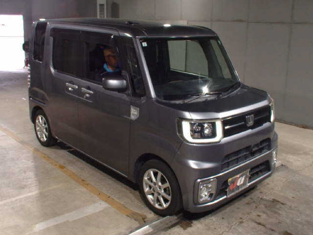 DAIHATSU WAKE 2015