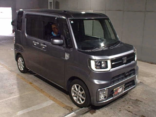 DAIHATSU WAKE 2015