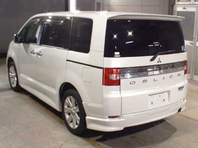 MITSUBISHI DELICA D5 2010