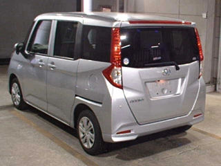 TOYOTA ROOMY 2022