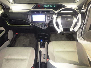 TOYOTA AQUA 2013