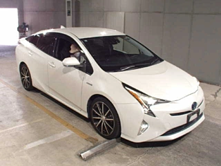 TOYOTA PRIUS 2017