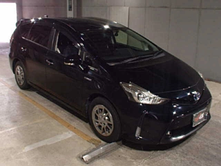 TOYOTA PRIUS ALPHA 2017