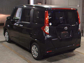 TOYOTA ROOMY 2022