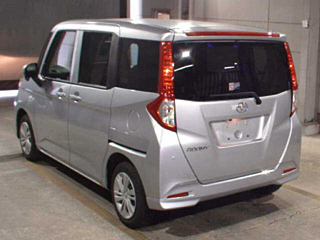 TOYOTA ROOMY 2022