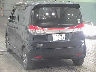 MITSUBISHI DELICA D2 2015