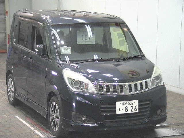 MITSUBISHI DELICA D2 2015