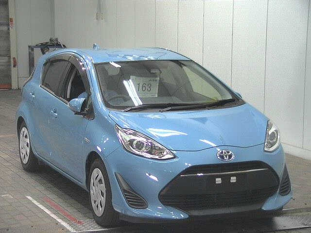 TOYOTA AQUA 2018