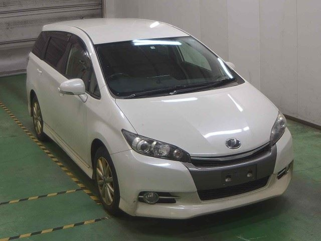 TOYOTA WISH 2012
