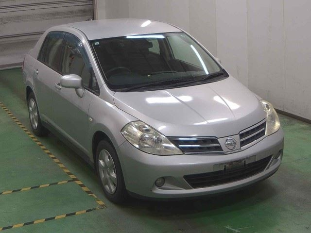 NISSAN TIIDA LATIO 2011