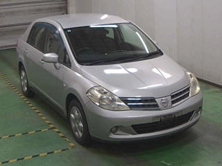 NISSAN TIIDA LATIO 2011